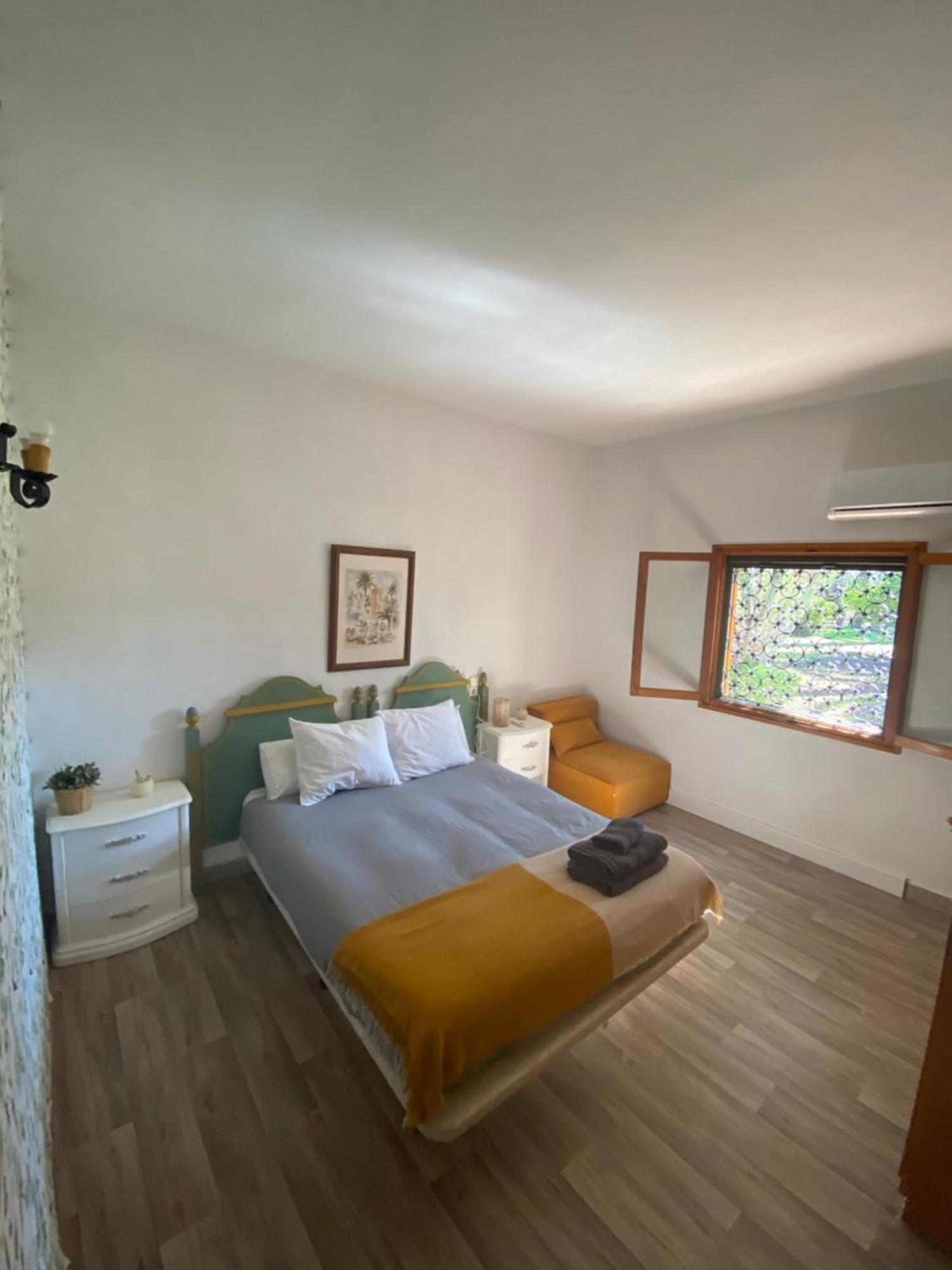 Bed and Breakfast Pink Lemon House Elx Esterno foto