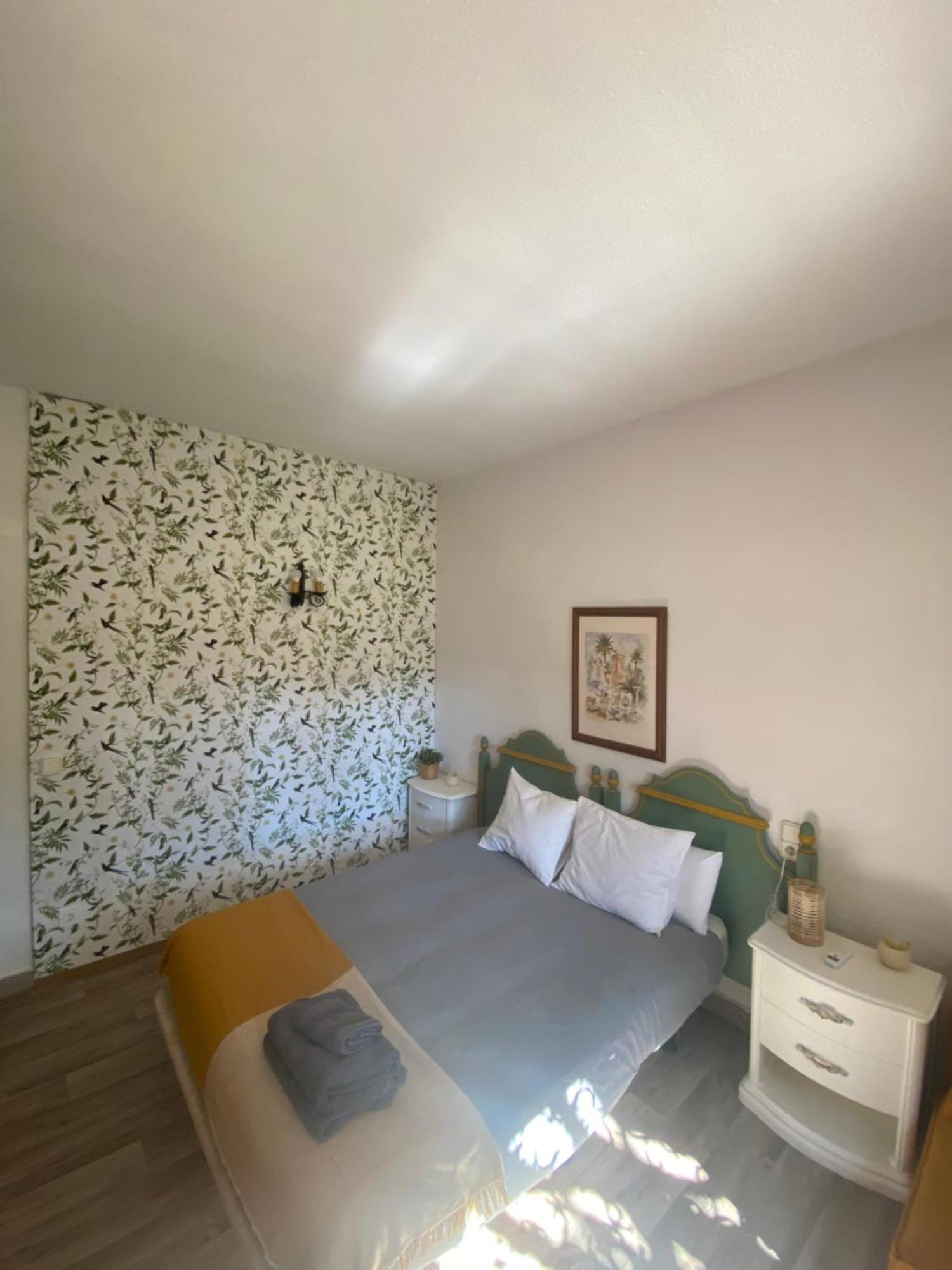 Bed and Breakfast Pink Lemon House Elx Esterno foto