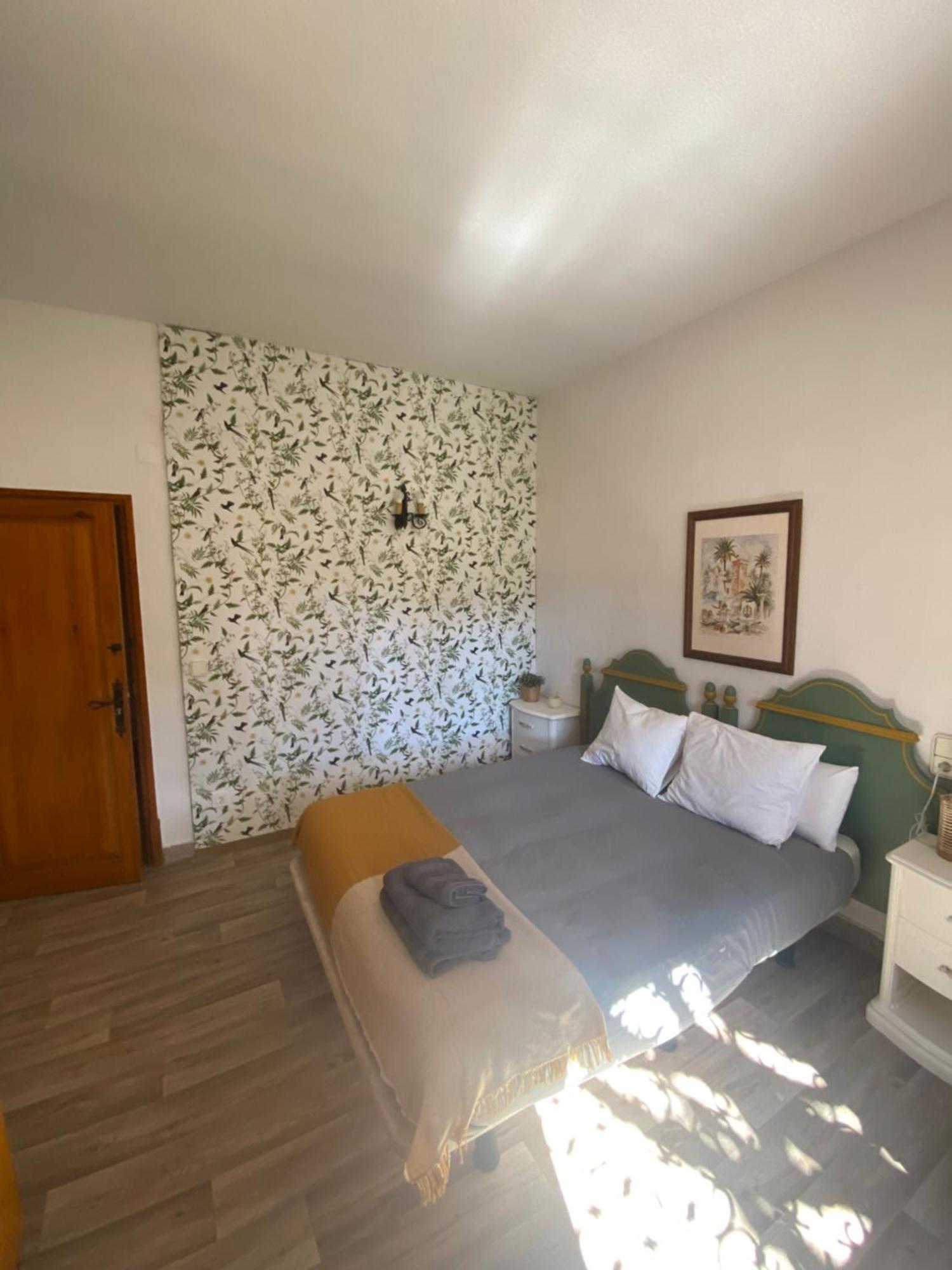 Bed and Breakfast Pink Lemon House Elx Esterno foto