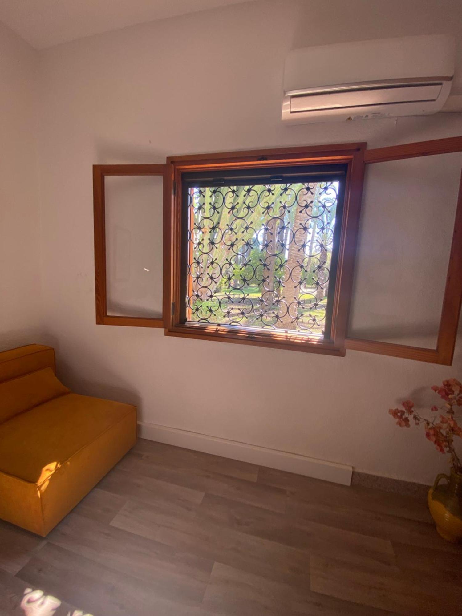 Bed and Breakfast Pink Lemon House Elx Esterno foto