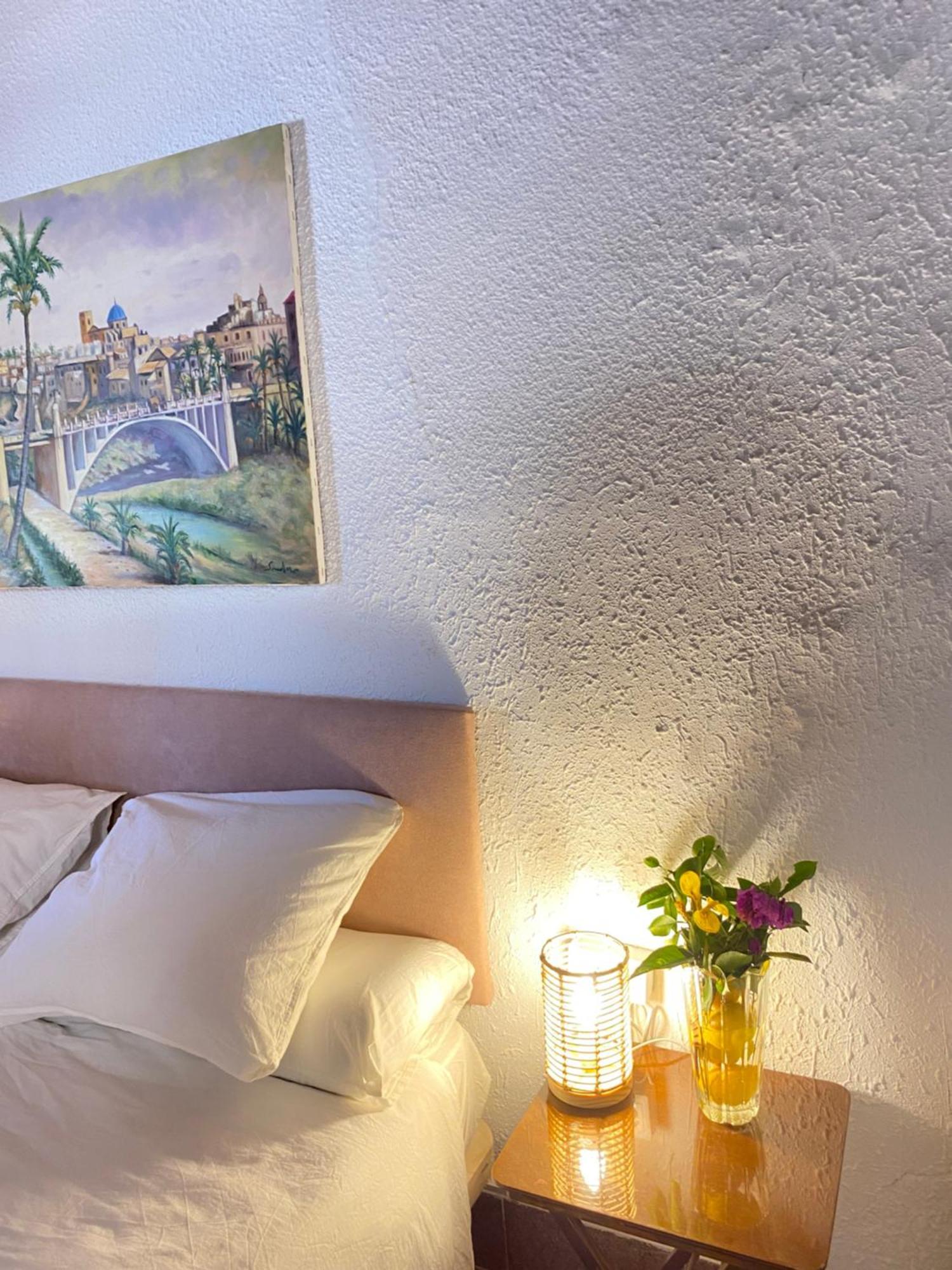 Bed and Breakfast Pink Lemon House Elx Esterno foto