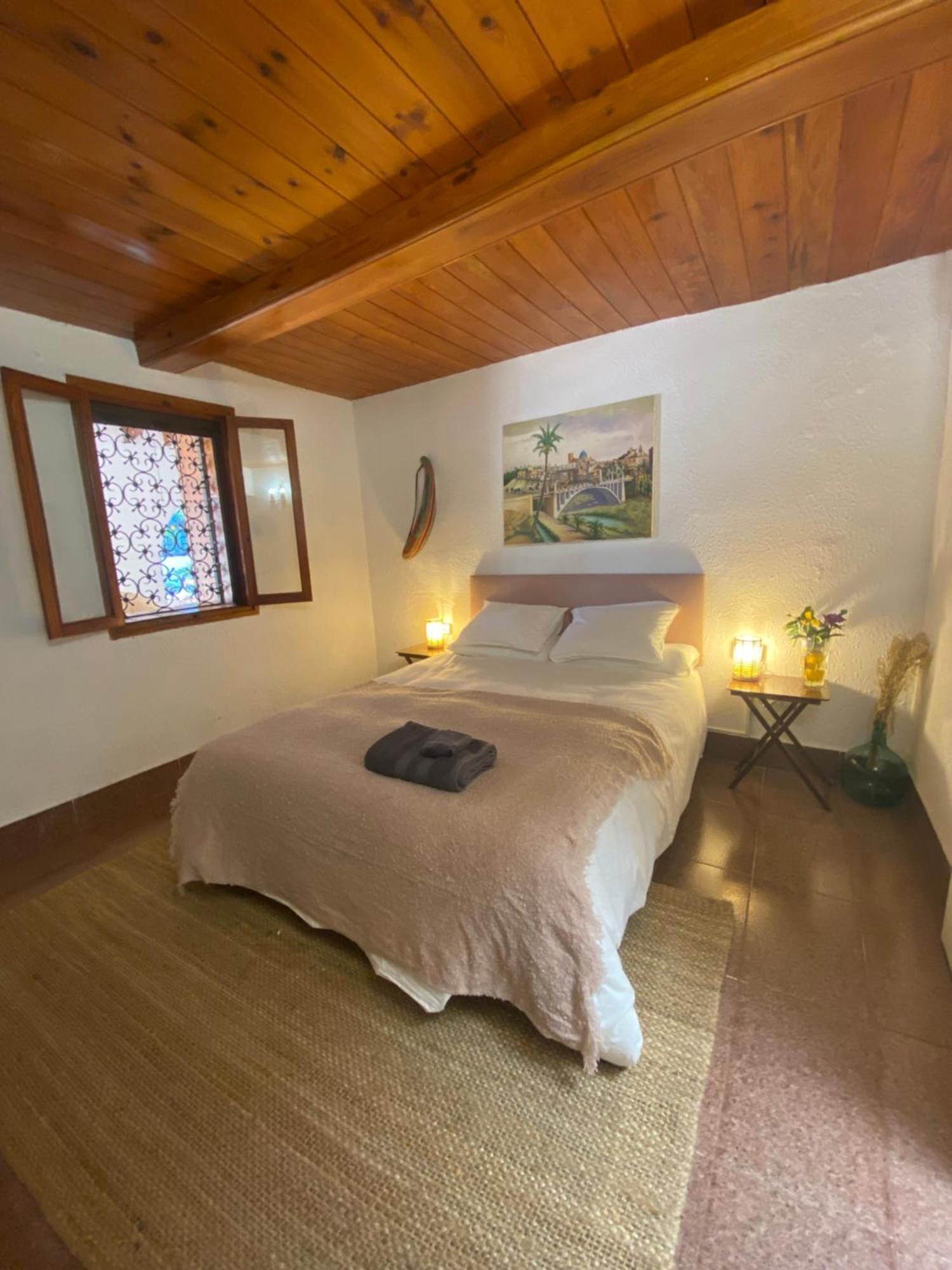 Bed and Breakfast Pink Lemon House Elx Esterno foto
